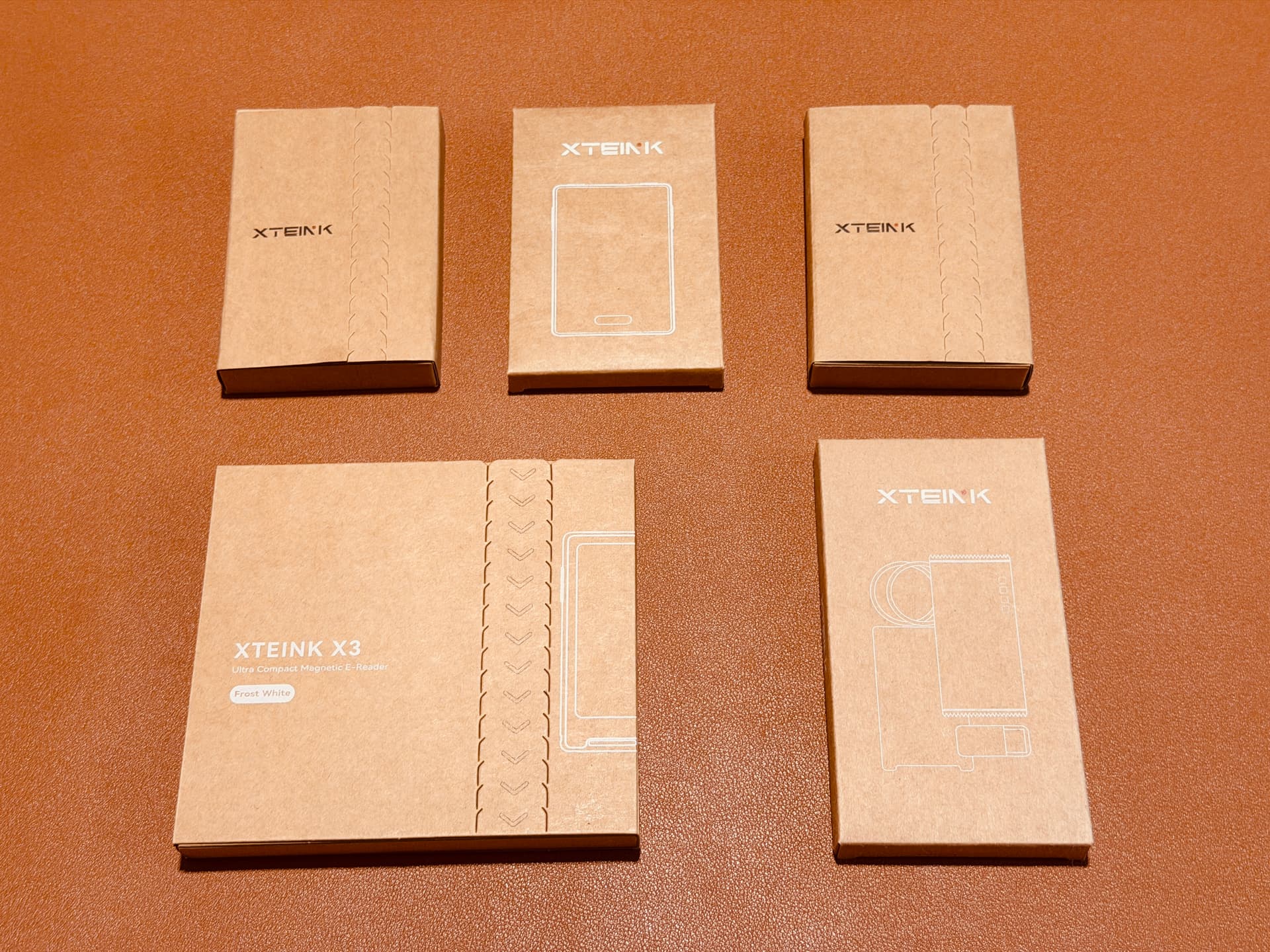 閱星曈 XTEINK X3 開箱實拍 IMG_5606:完整包裝盒與配件外盒