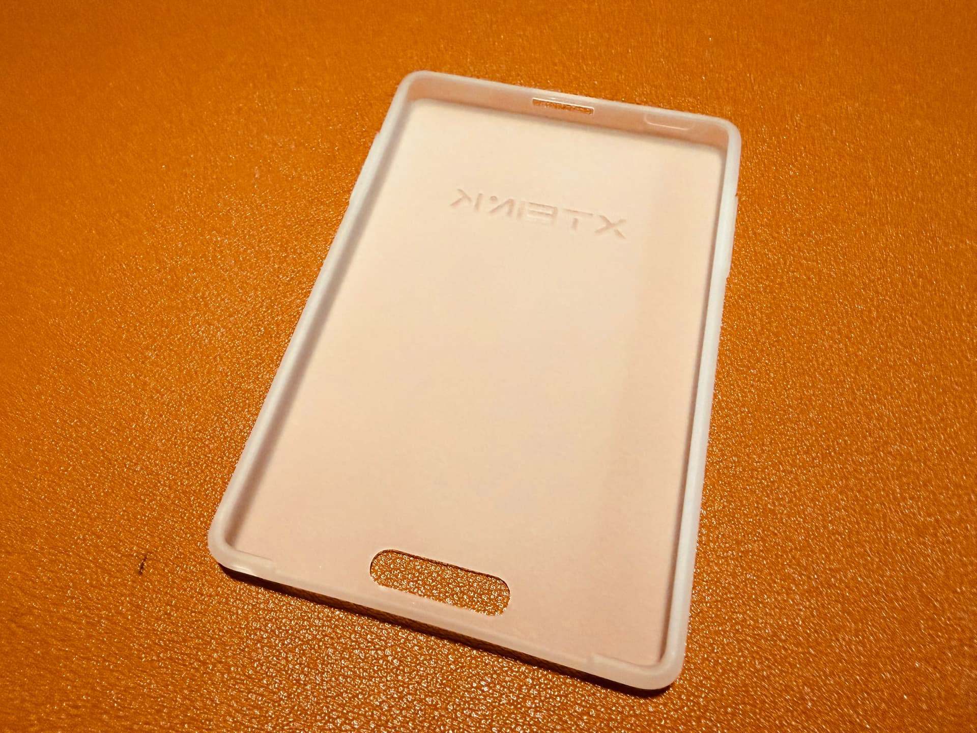 閱星曈 XTEINK X3 開箱實拍 IMG_5648:TPU 保護套內側