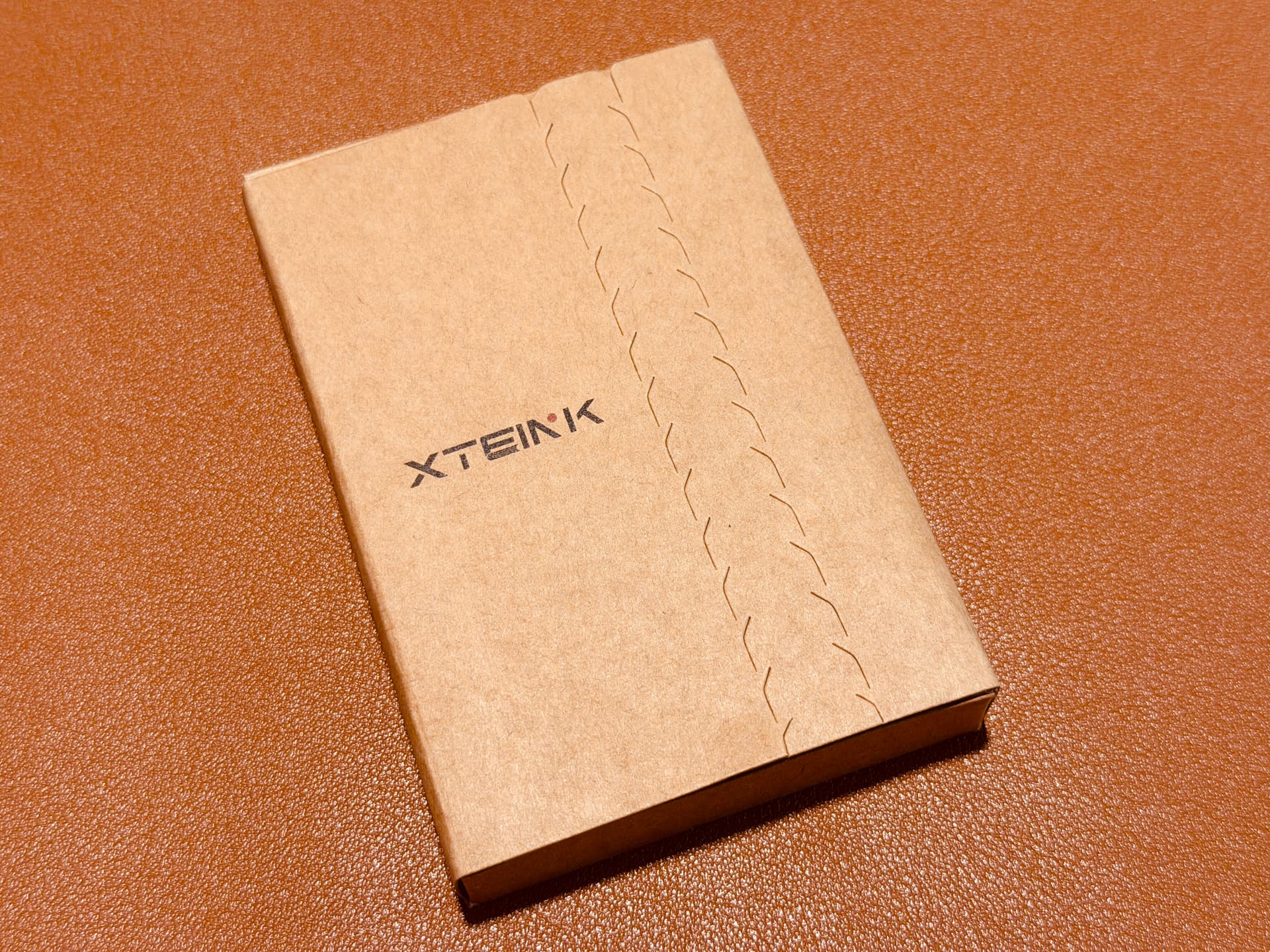 閱星曈 XTEINK X3 開箱實拍 IMG_5664:玻璃保護貼外盒正面
