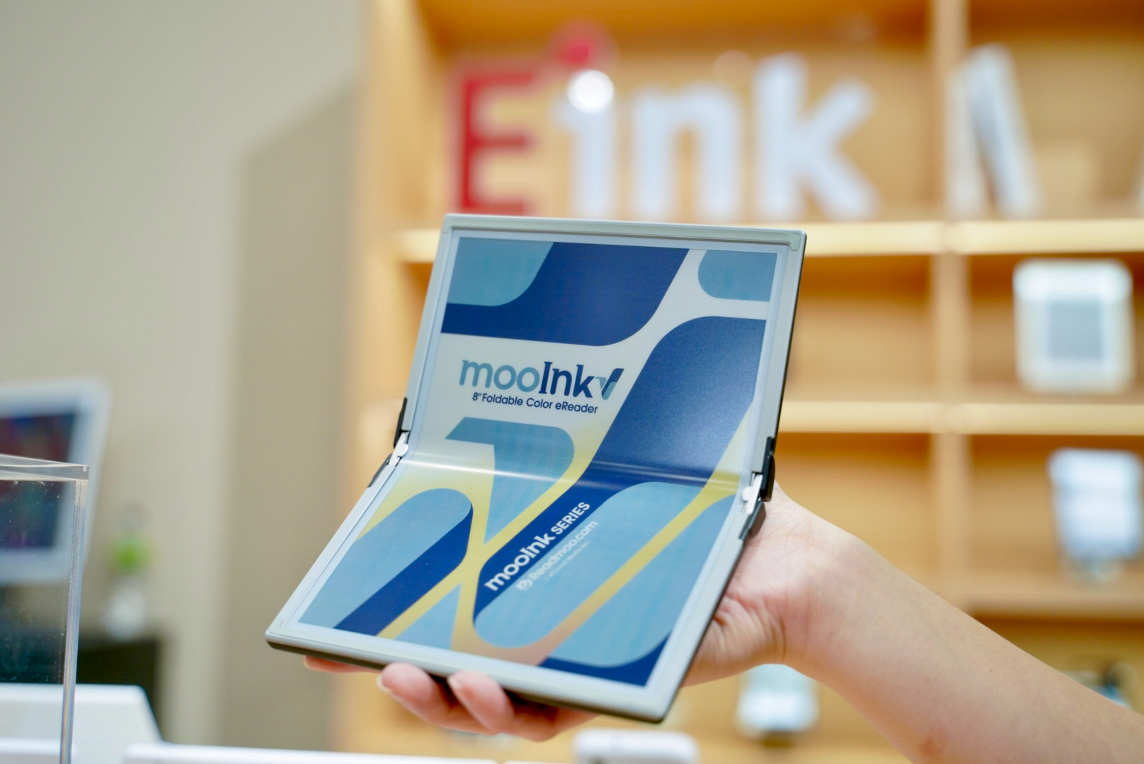 Readmoo 讀墨 mooInk V 8 吋摺疊彩色閱讀器