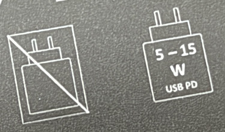 Note Air6 C 包裝背面的兩個充電圖示：左邊是打叉的充電頭，右邊的充電頭圖示裡寫著 5–15 W 與 USB PD