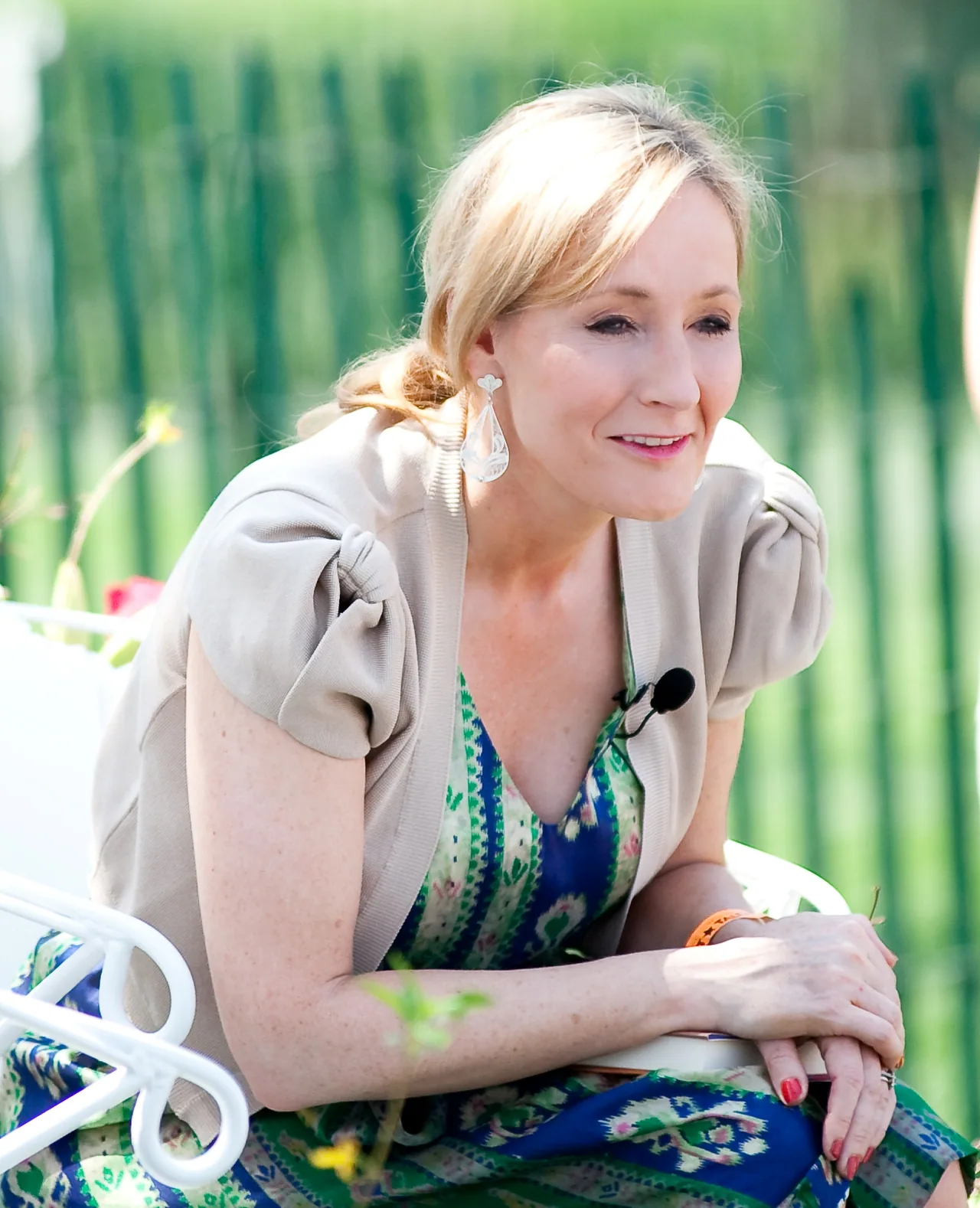 J.K. Rowling 於 2010 年在白宮朗讀作品的資料照