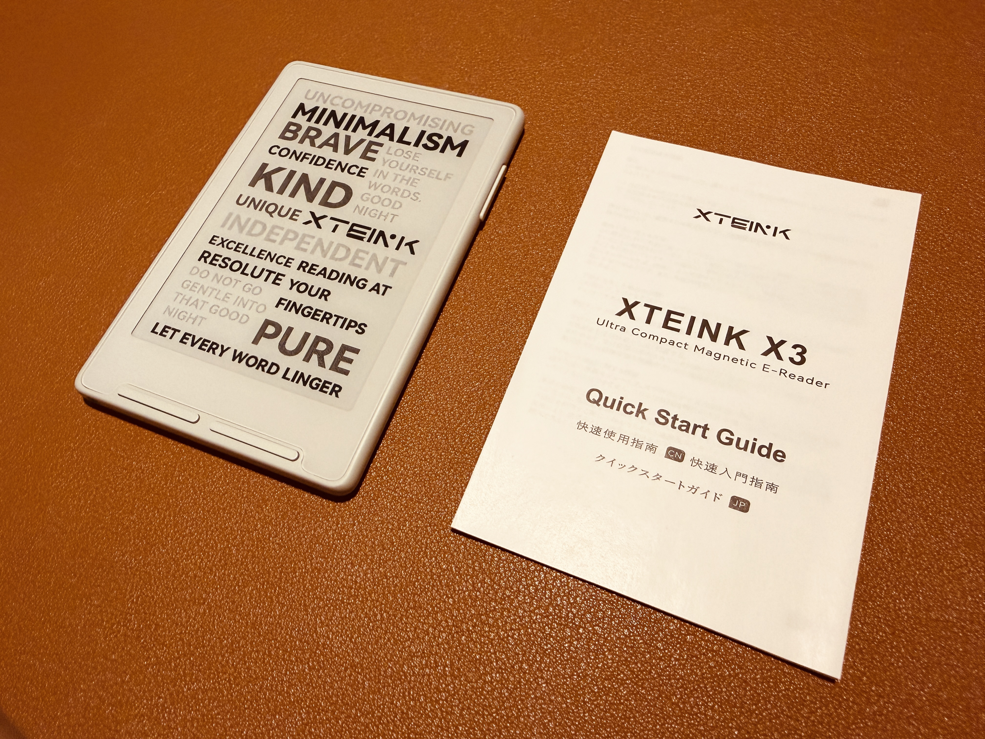 閱星曈 XTEINK X3 開箱實拍 IMG_5621：主機與快速入門指南