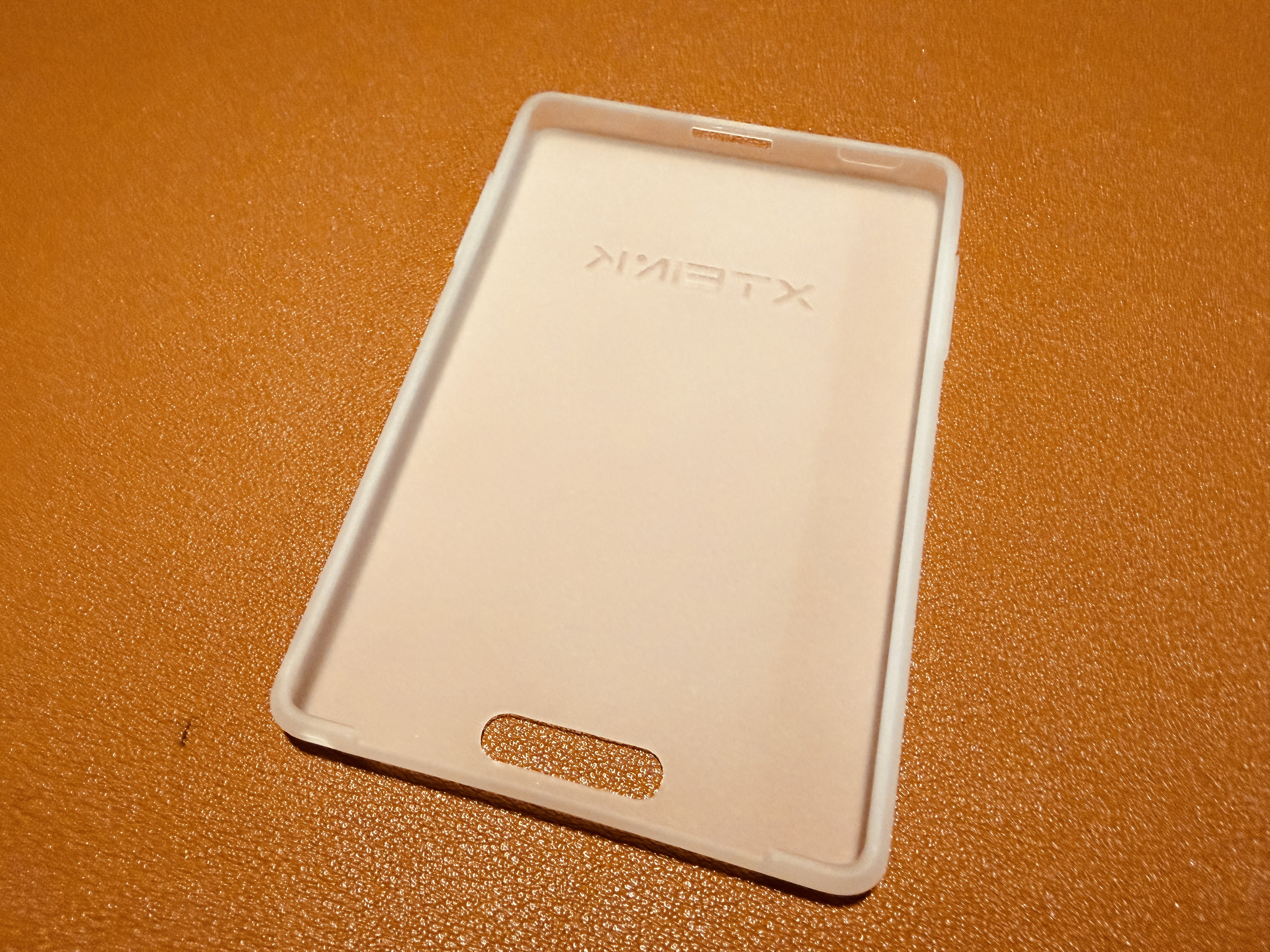 閱星曈 XTEINK X3 開箱實拍 IMG_5648：TPU 保護套內側