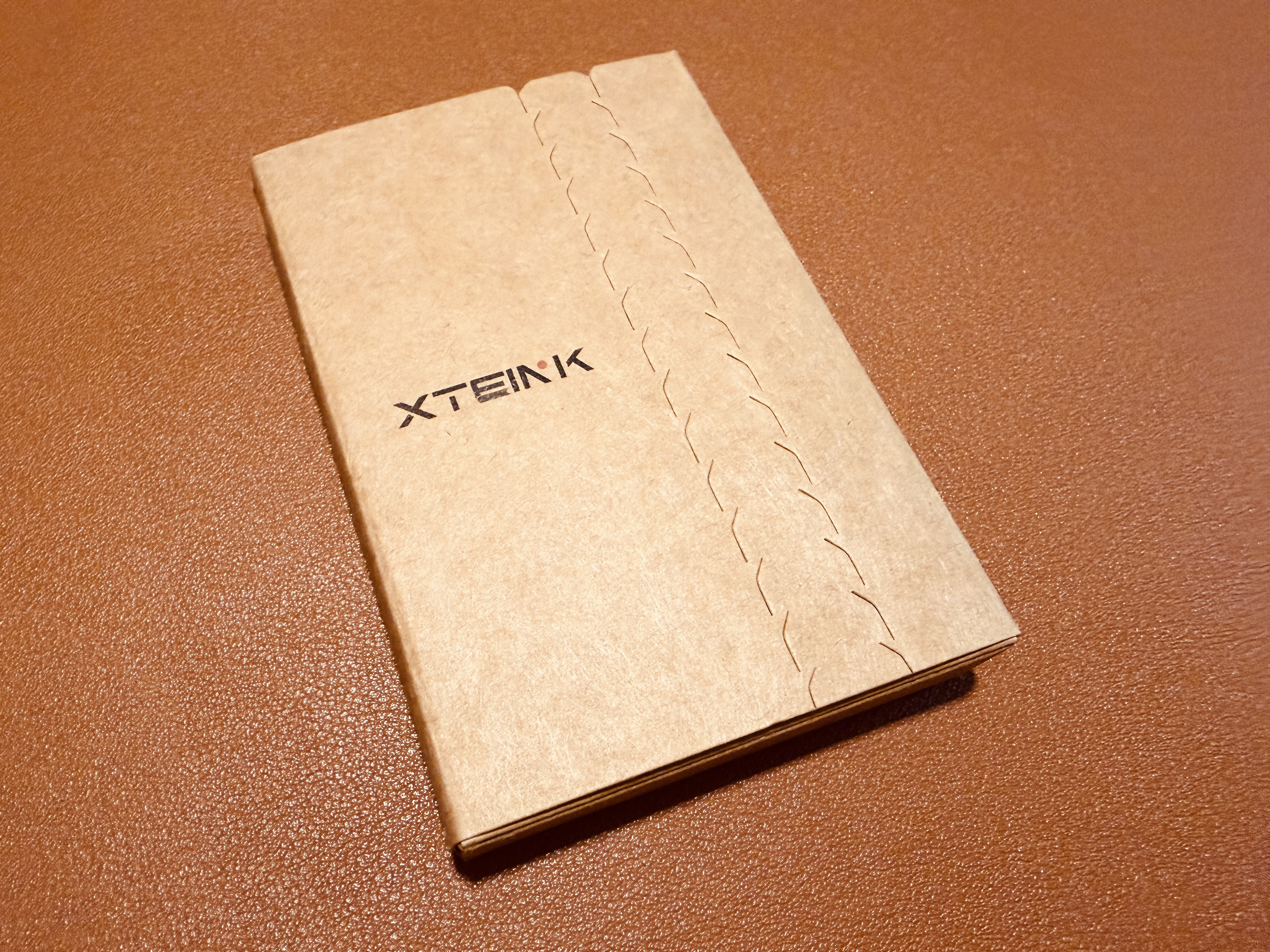 閱星曈 XTEINK X3 開箱實拍 IMG_5651：磁吸保護殼外盒