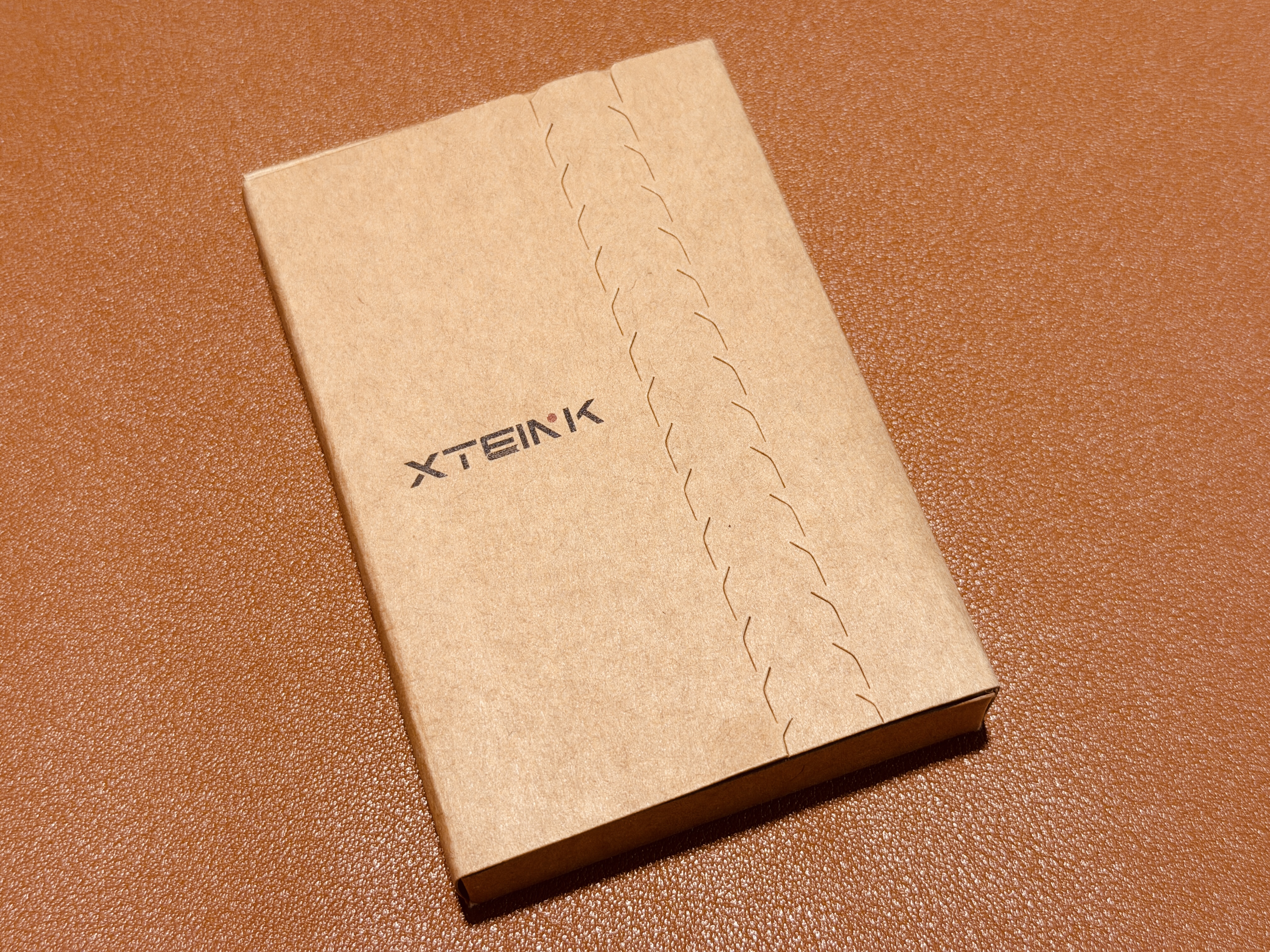 閱星曈 XTEINK X3 開箱實拍 IMG_5664：玻璃保護貼外盒正面