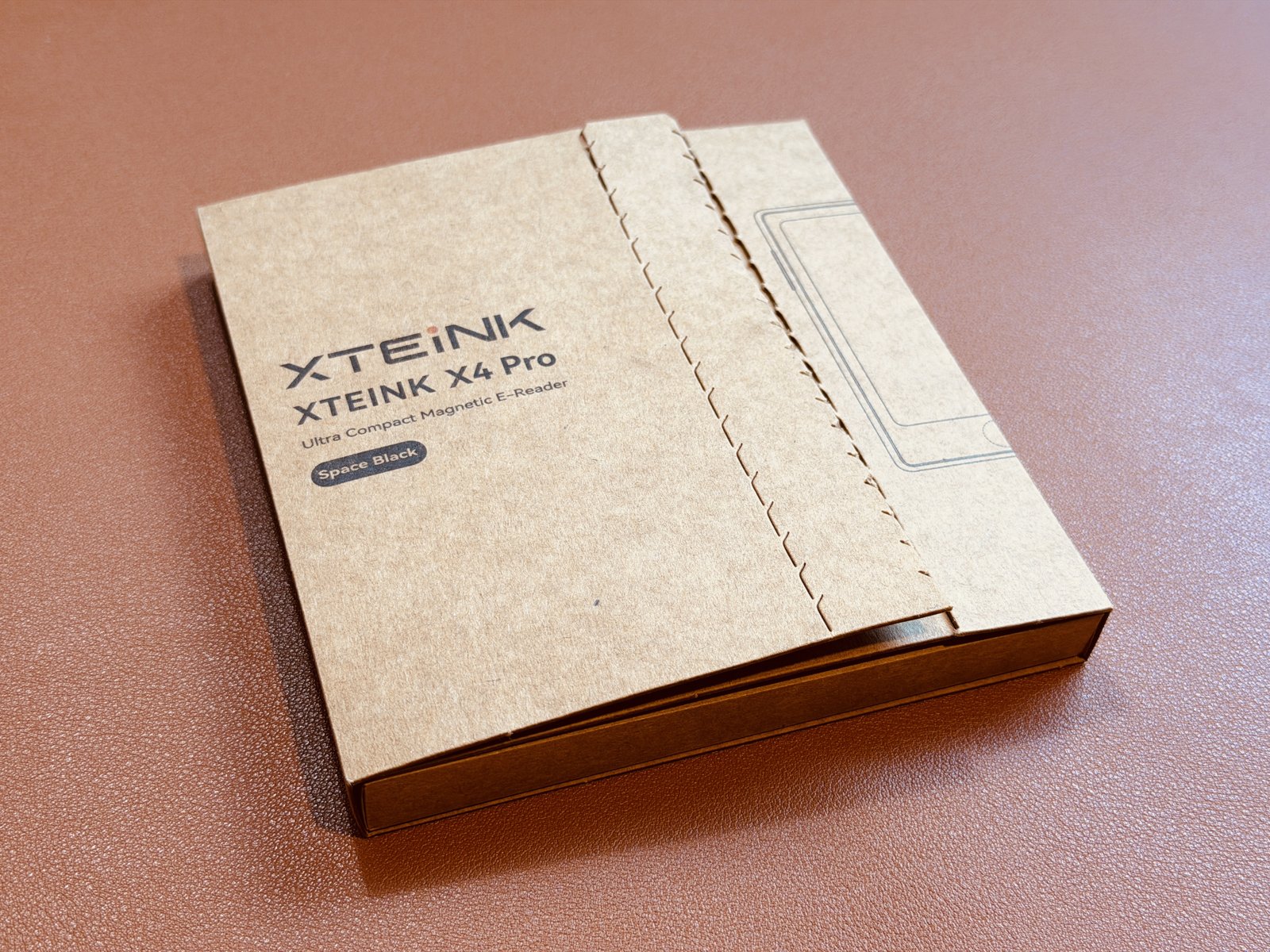 XTEINK X4 Pro 外盒側邊的撕開式封條