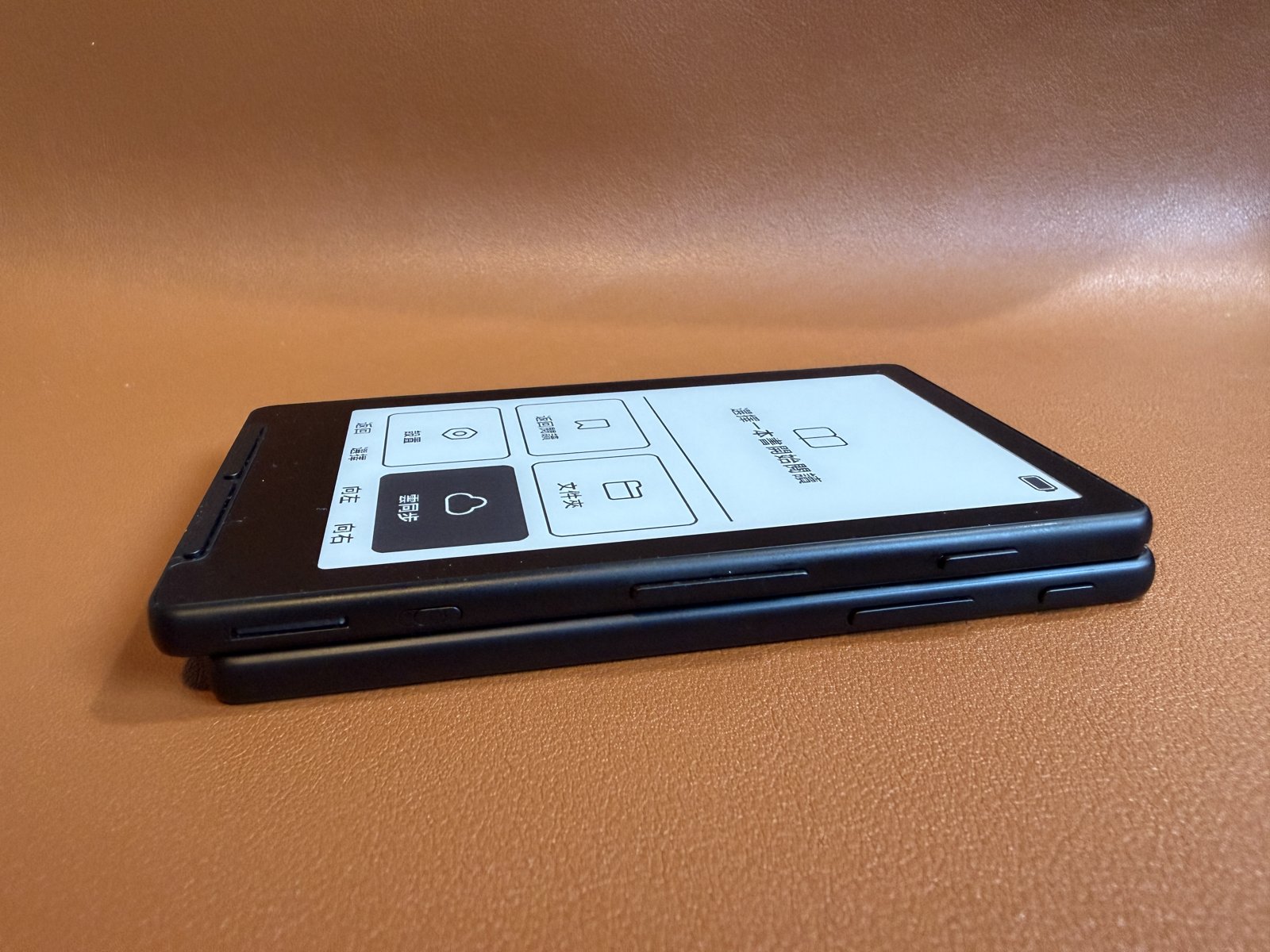 X4 Pro 側面薄度