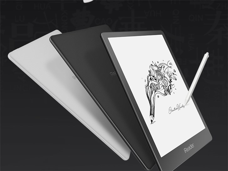 2018 年第一代 iReader Smart 黑白配色與 Wacom 手寫筆產品圖（圖片來源：IT之家）。