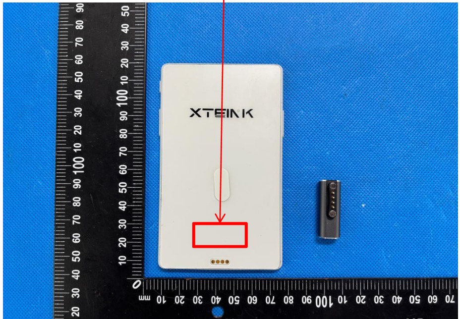 XTEINK X4 Classic FCC 申報標籤圖與 Pogo 充電轉接器